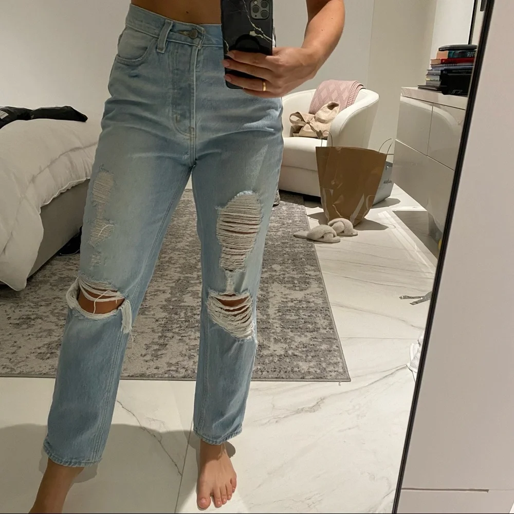 BDG Ripped Jeans - Picture 1 of 5